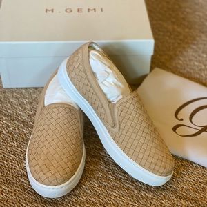 M Gemi The Cerchio color Crema 38.5 NWT